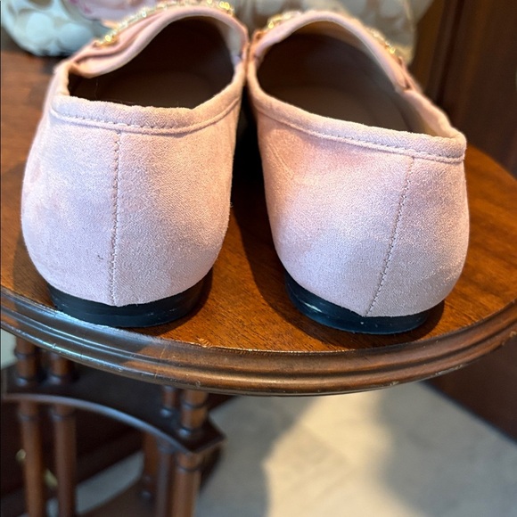 C EST 1946 suede shoes  women’s Sz 9 pink  flats  rhinestone trim  man-made sole - Picture 8 of 11